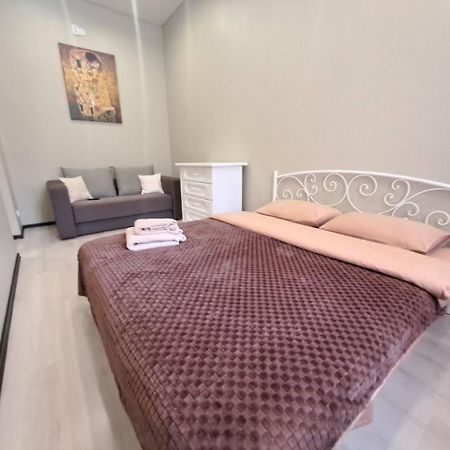 Viva Olive - Студия Со Спальней В Центре Kremenchuk Exterior foto